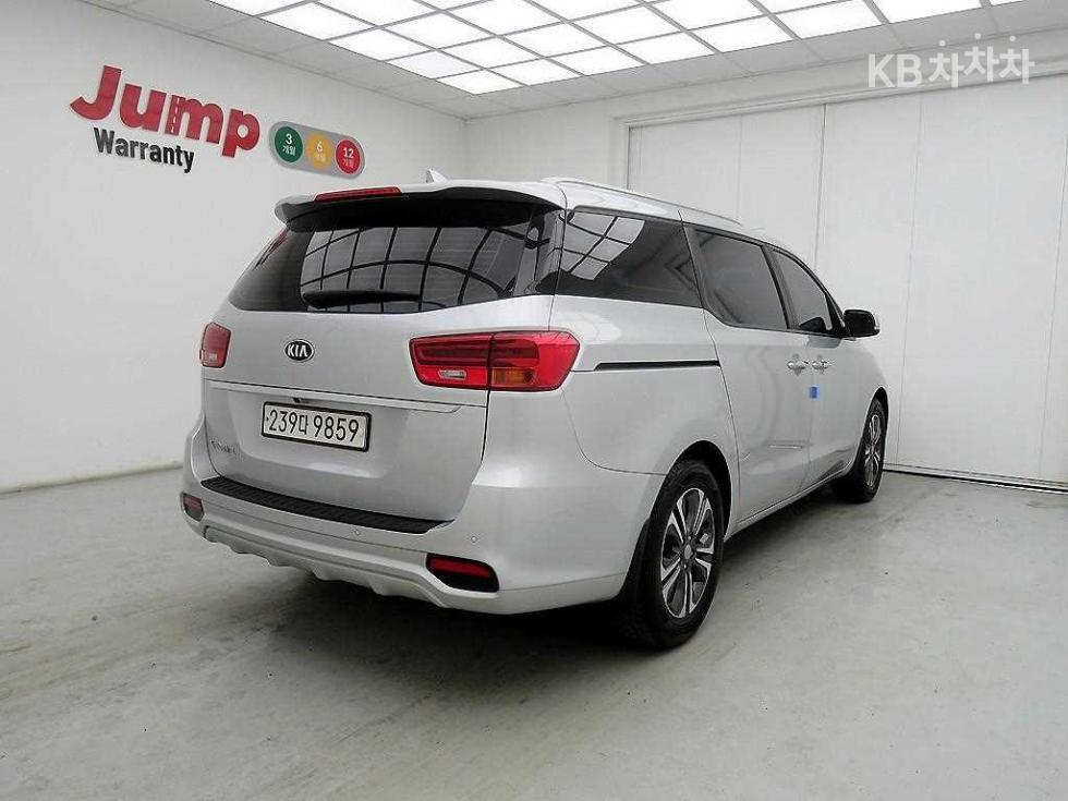 2020 - kia carnival
