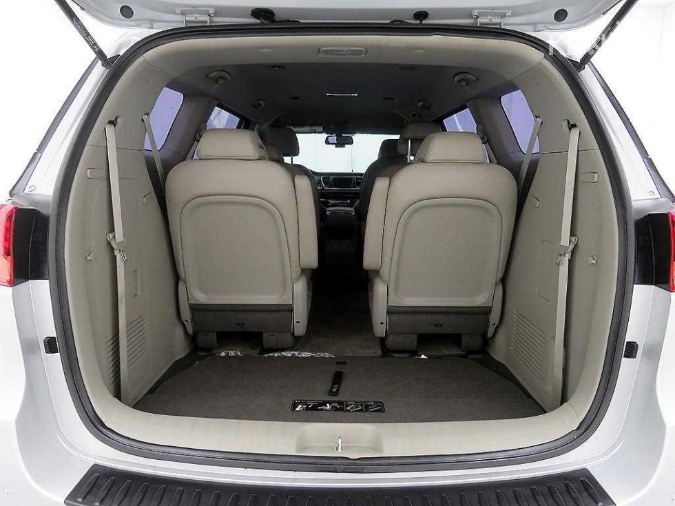 2020 - kia carnival