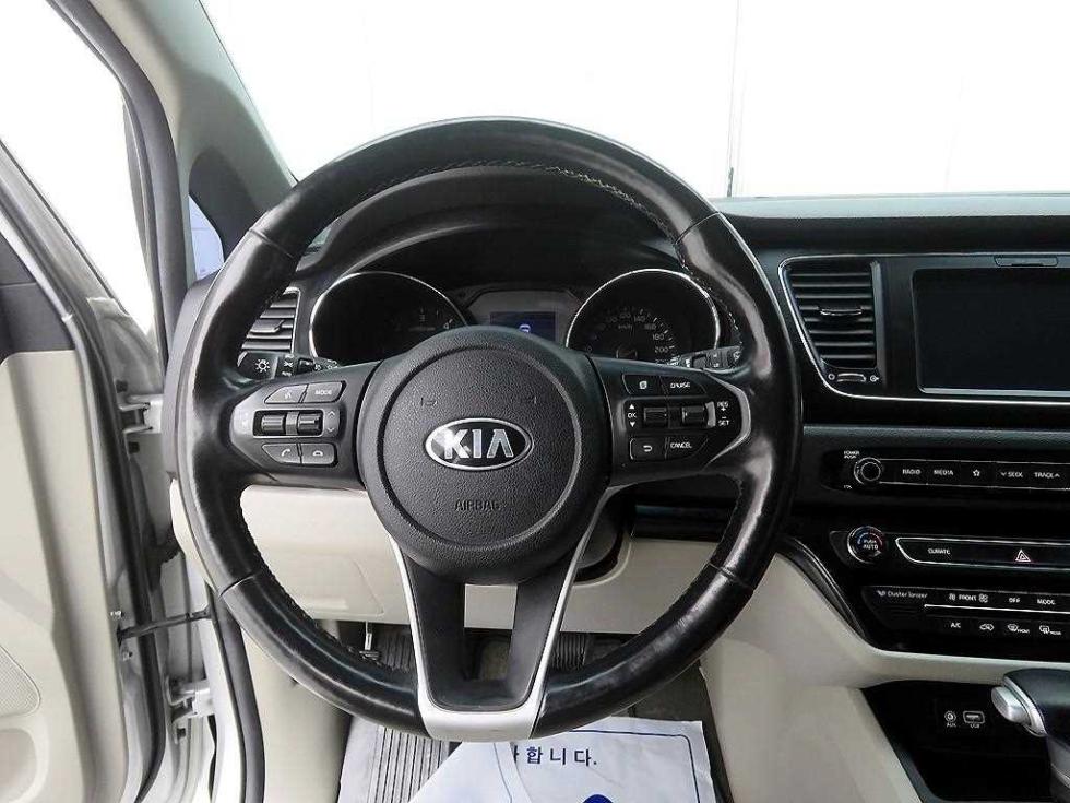 2020 - kia carnival