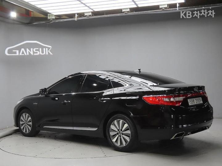 Hyundai Grandeur Hybrid Premium 4