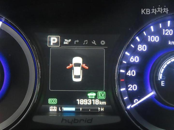 Hyundai Grandeur Hybrid Premium 7