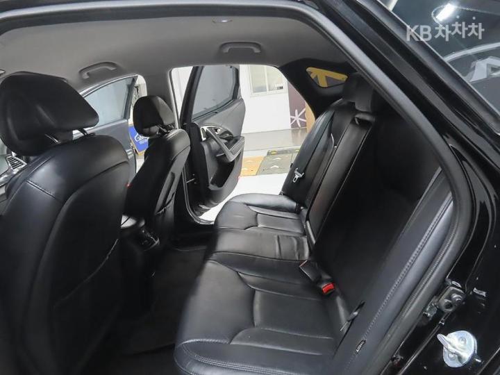 Hyundai Grandeur Hybrid Premium 10