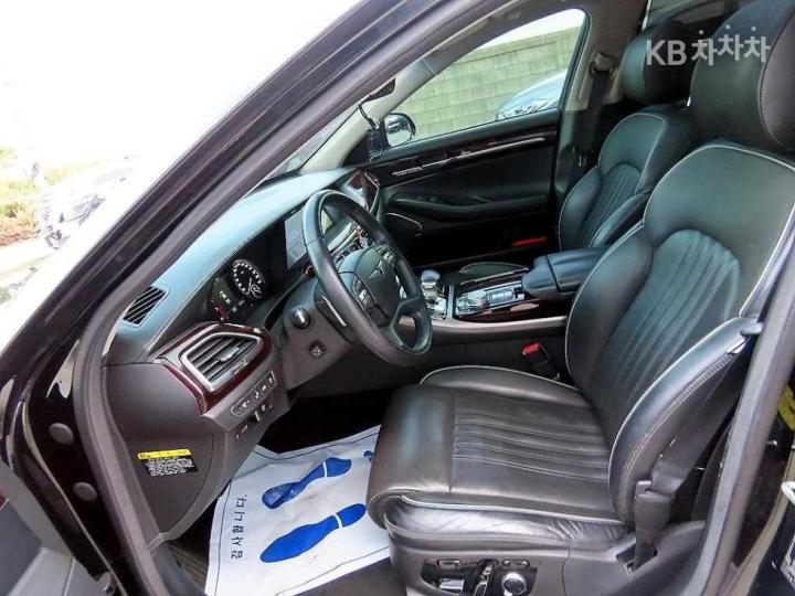 Genesis EQ900 5.0 GDI AWD Prestige 6