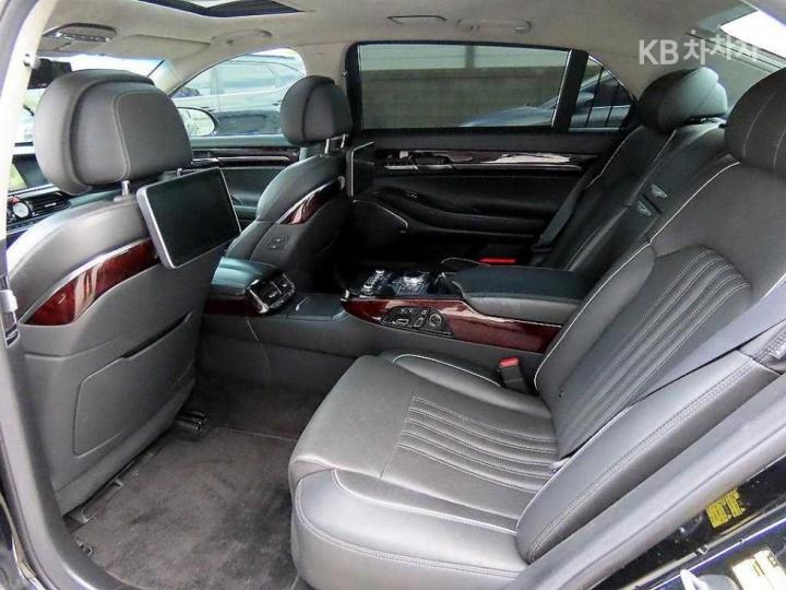 Genesis EQ900 5.0 GDI AWD Prestige 7