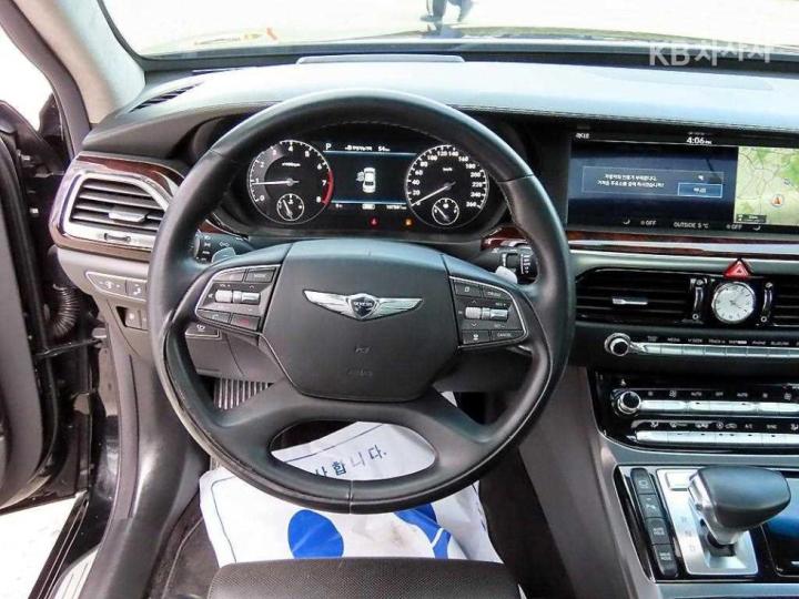 Genesis EQ900 5.0 GDI AWD Prestige 9