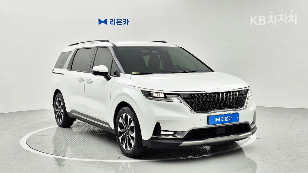 2022 - kia carnival