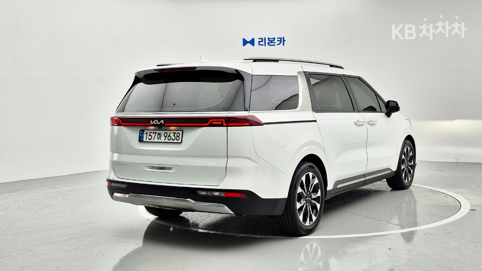 2022 - kia carnival