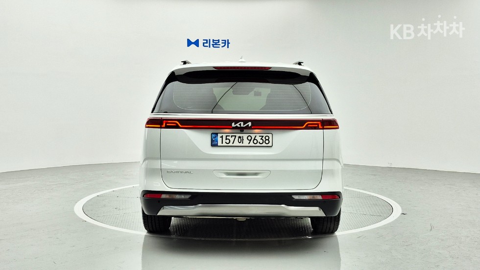 2022 - kia carnival