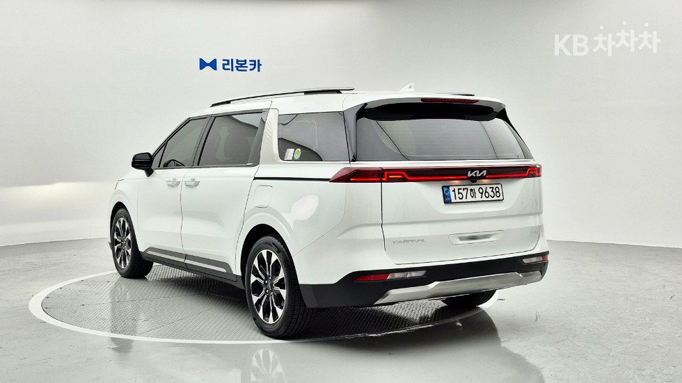 2022 - kia carnival