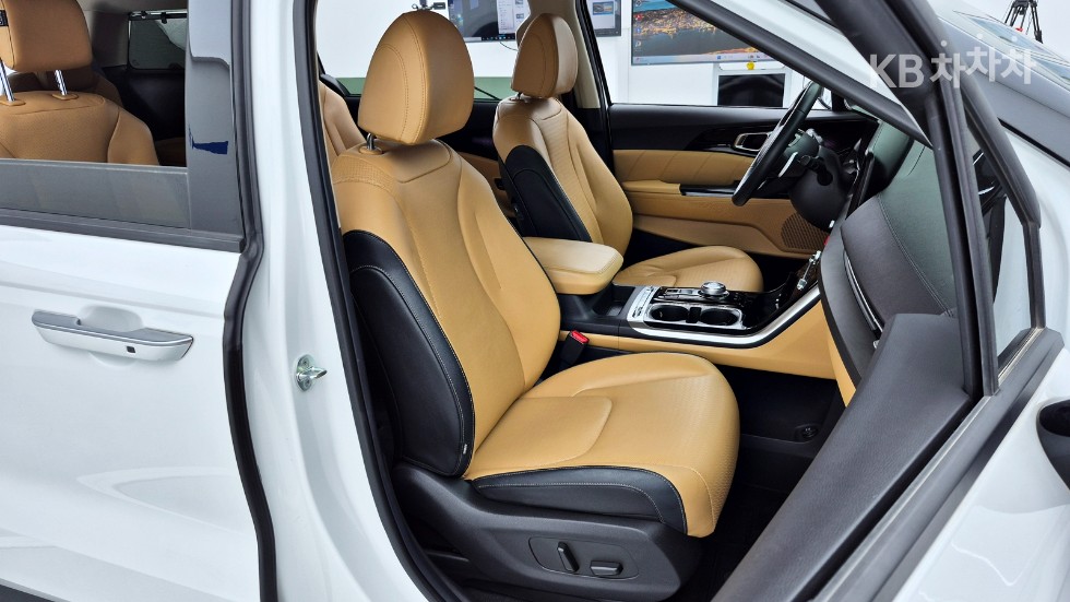 2022 - kia carnival