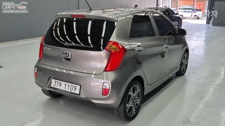 Kia Morning Luxury 3