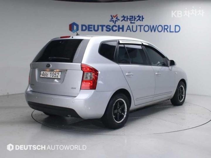 Kia Carens New 2.0 LPI GX Top Model 3