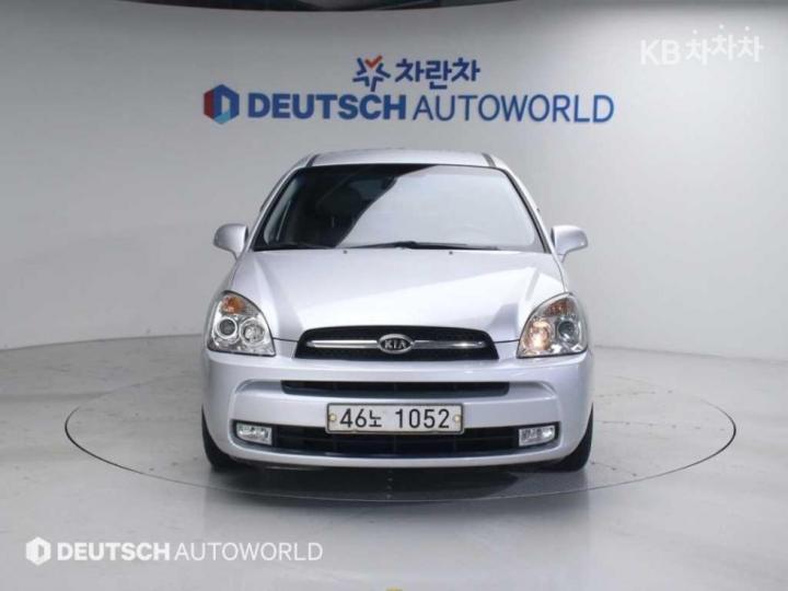 Kia Carens New 2.0 LPI GX Top Model 4