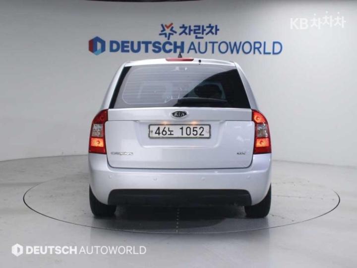 Kia Carens New 2.0 LPI GX Top Model 5