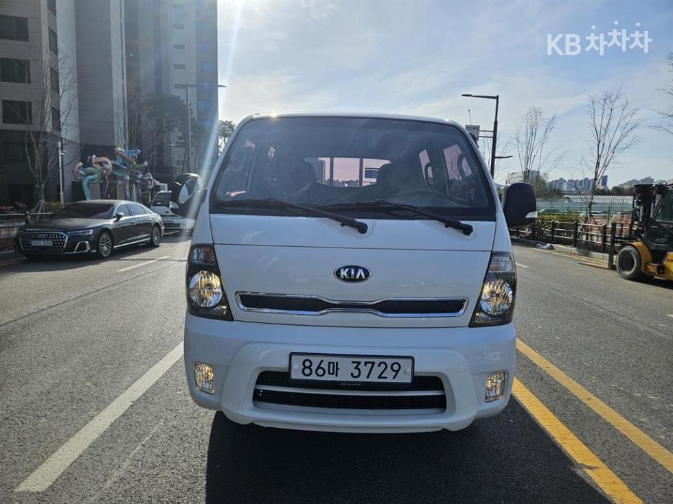 2018 - kia bongo iii