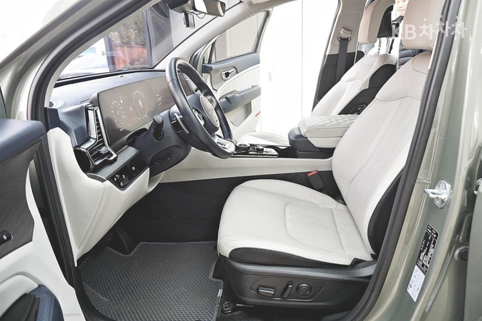 2022 - kia sportage