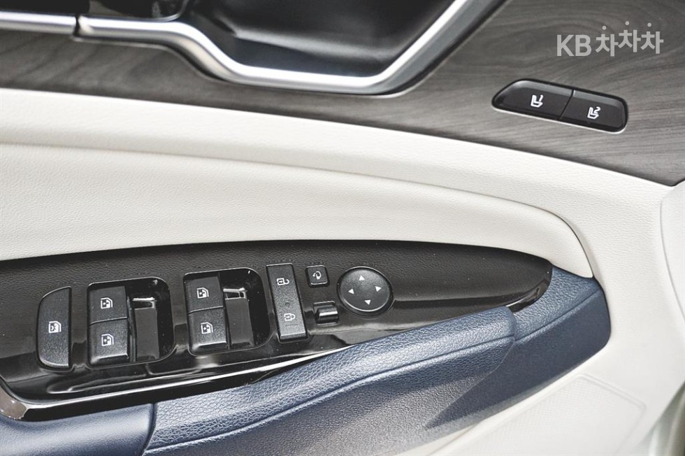 2022 - kia sportage