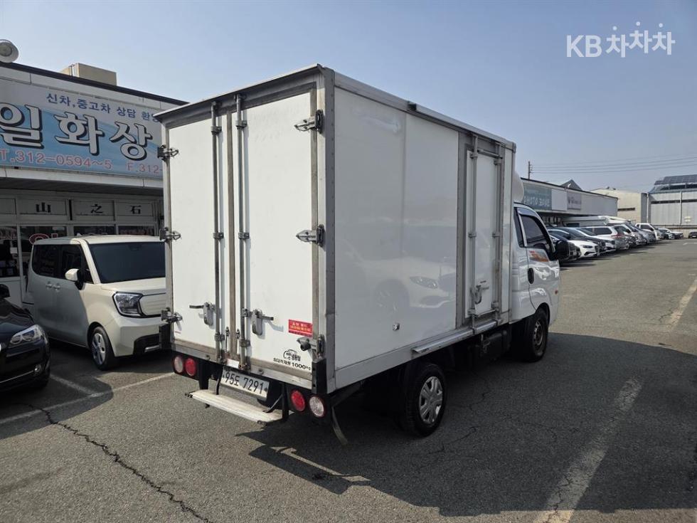 2017 - kia bongo iii