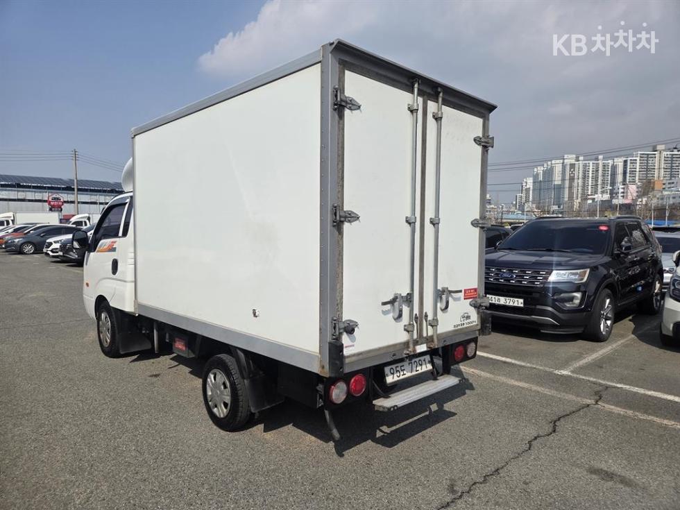 2017 - kia bongo iii