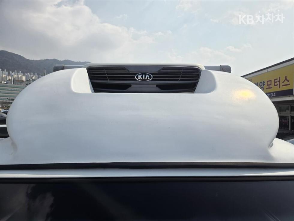2017 - kia bongo iii