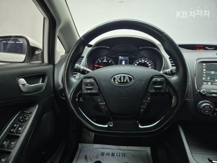 Kia K3 Diesel 1.6 Diesel Trendy E 7