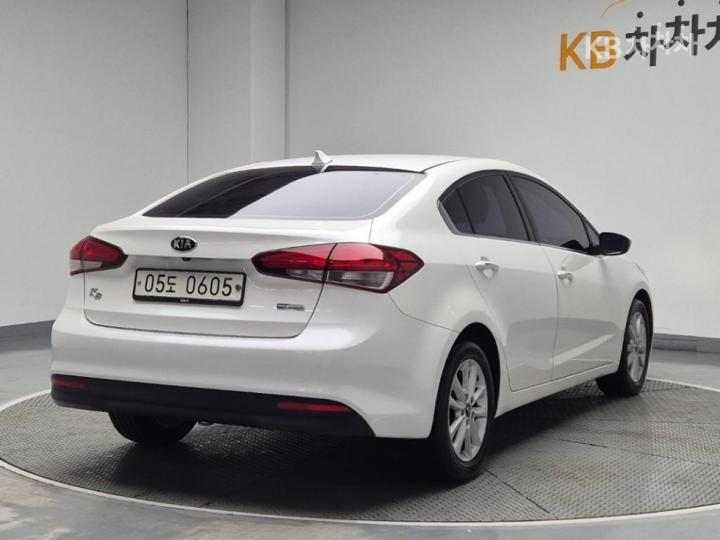 Kia K3 Diesel 1.6 Diesel Trendy E 4