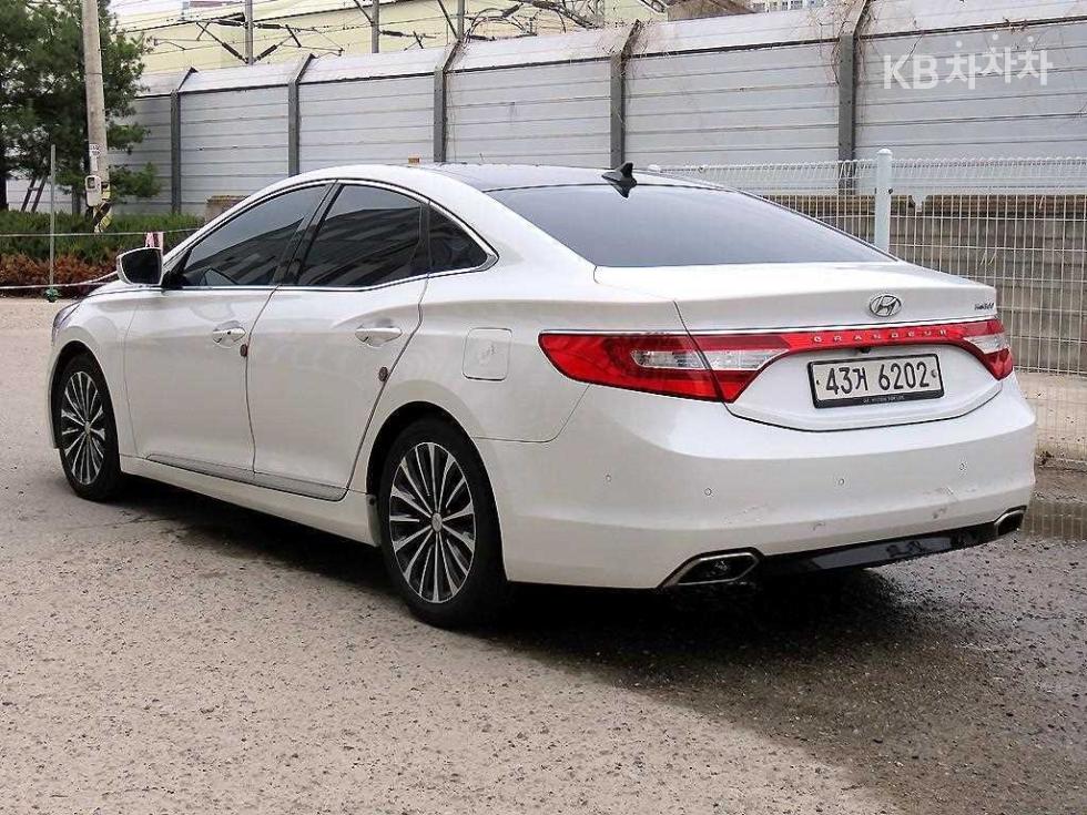 Hyundai Grandeur — miniaturë 3