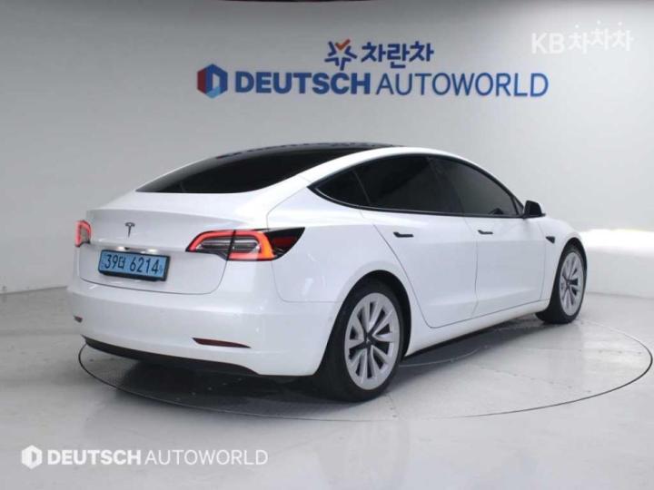 Tesla Model 3 Standard Range Plus 3