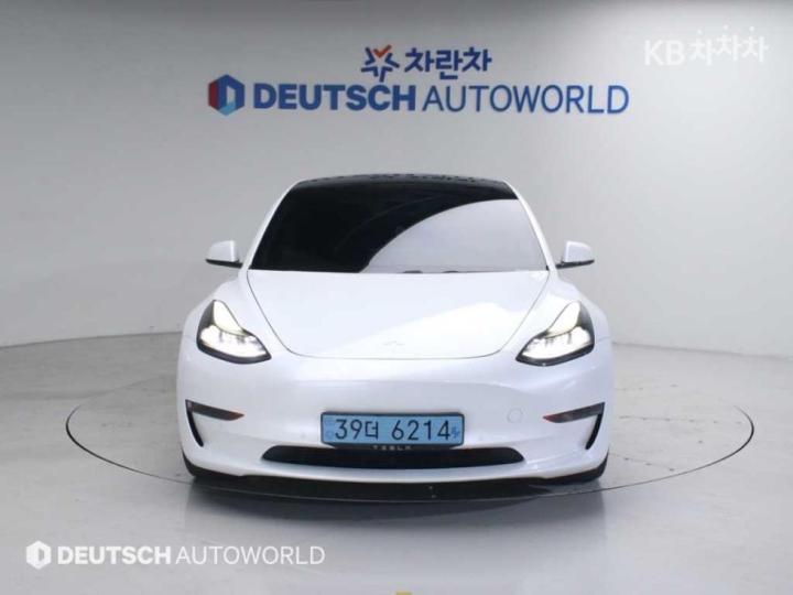 Tesla Model 3 Standard Range Plus 4