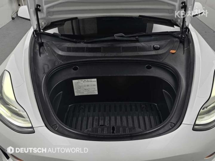 Tesla Model 3 Standard Range Plus 7