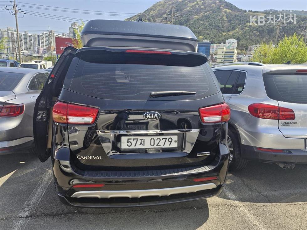 2017 - kia carnival