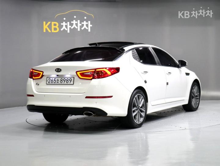 Kia K5 — miniaturë 3