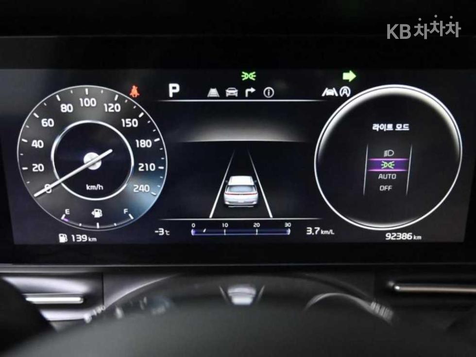 Kia Carnival — miniaturë 8