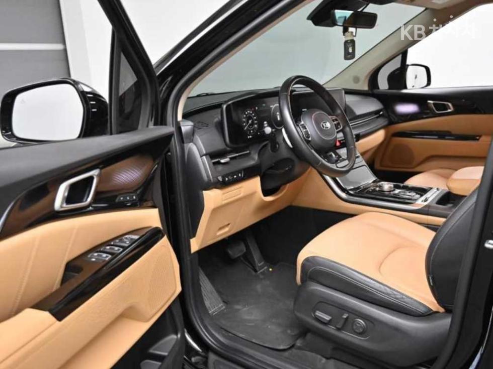 Kia Carnival — miniaturë 11