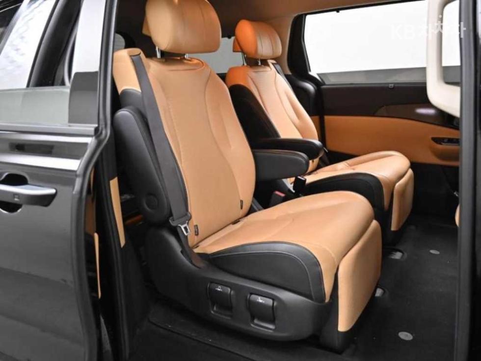 Kia Carnival — miniaturë 12