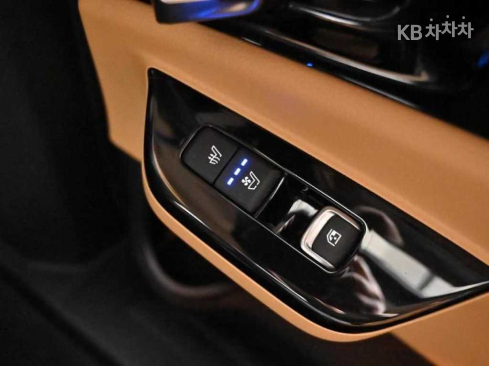 Kia Carnival — miniaturë 16