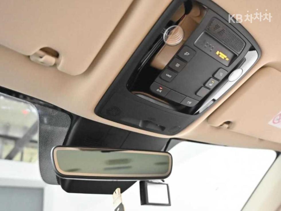 Kia Carnival — miniaturë 19