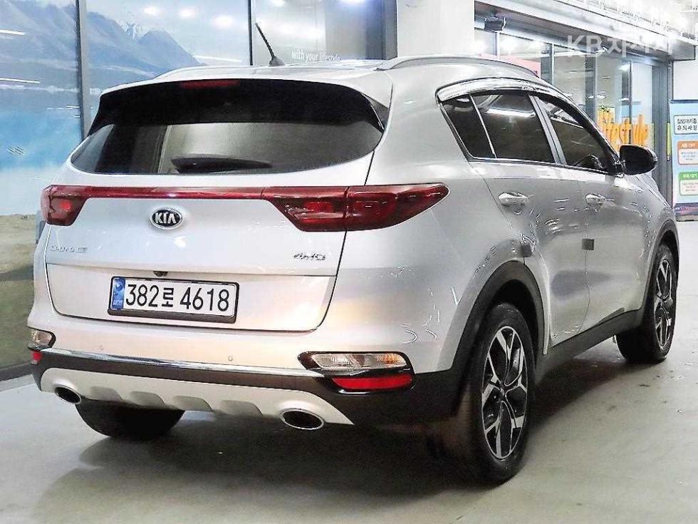 2021 - kia sportage