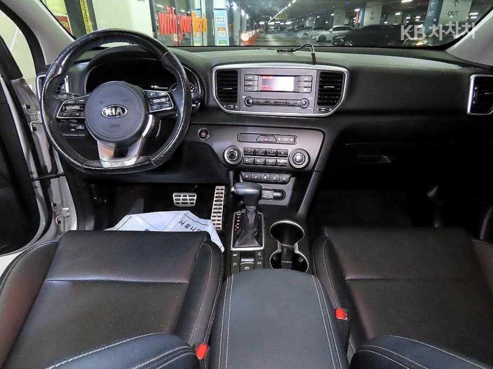 2021 - kia sportage