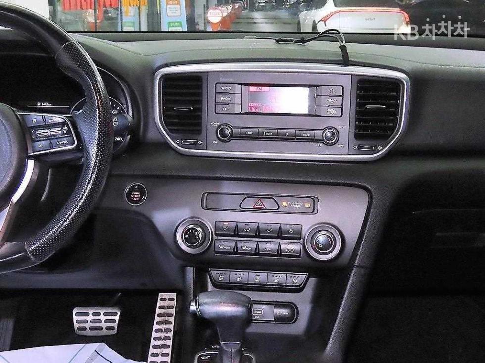 2021 - kia sportage