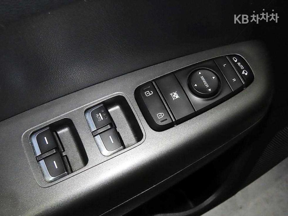 2021 - kia sportage
