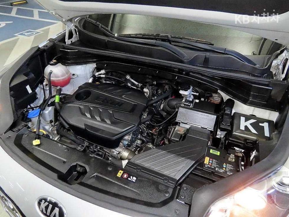 2021 - kia sportage