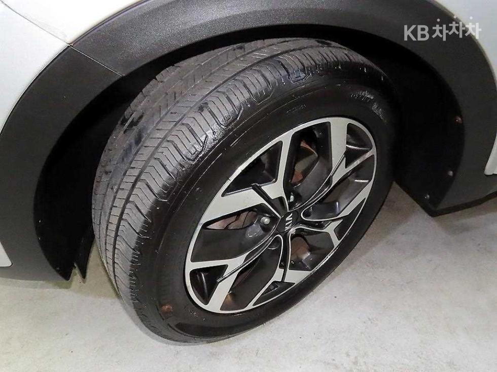 2021 - kia sportage