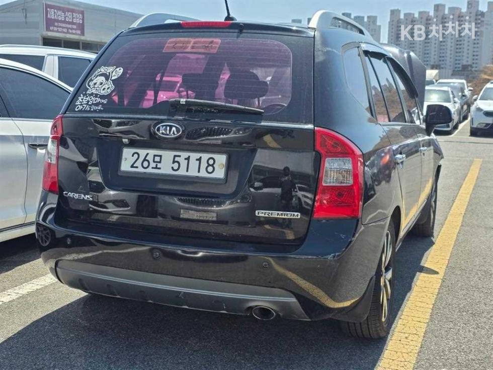 Kia Carens — miniaturë 2