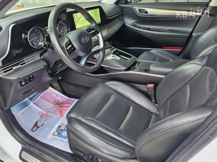 Hyundai Grandeur 2.5 Premium 9