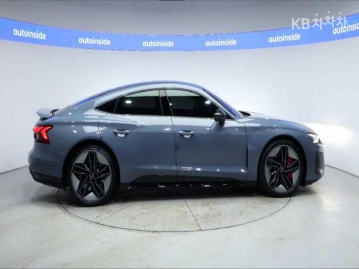 Audi RS e-tron GT Quattro Base Type 4