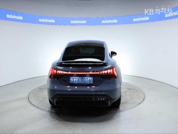 Audi RS e-tron GT Quattro Base Type 5