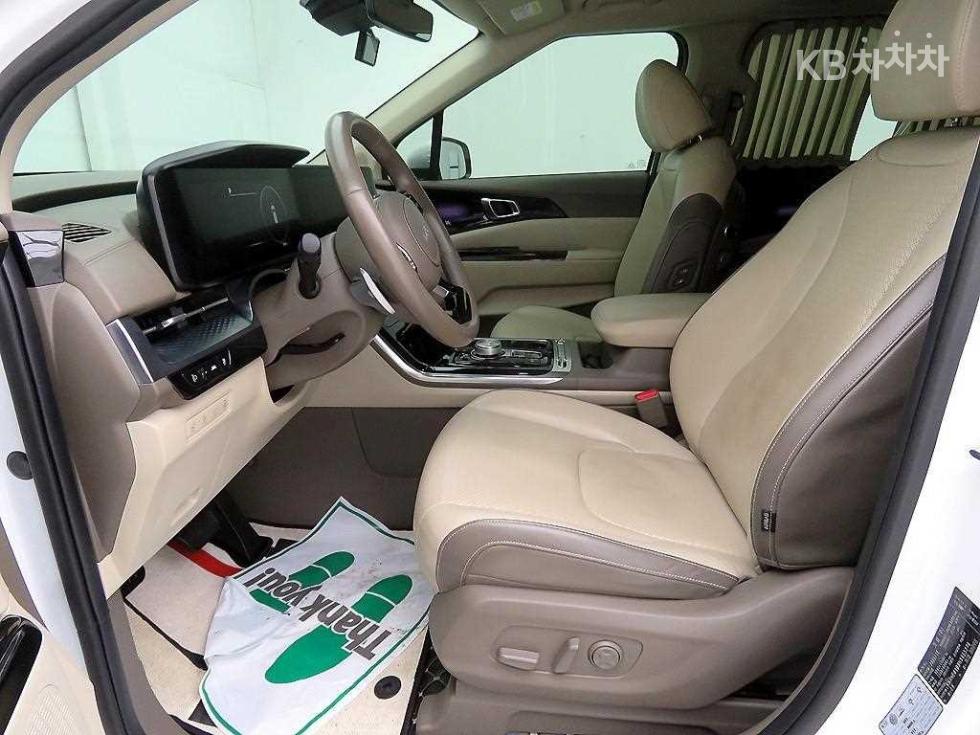 2022 - kia carnival