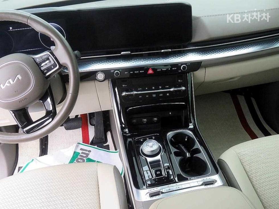 2022 - kia carnival