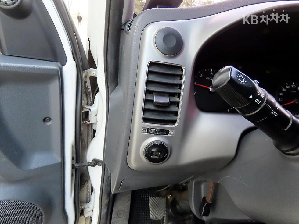 2017 - kia bongo iii